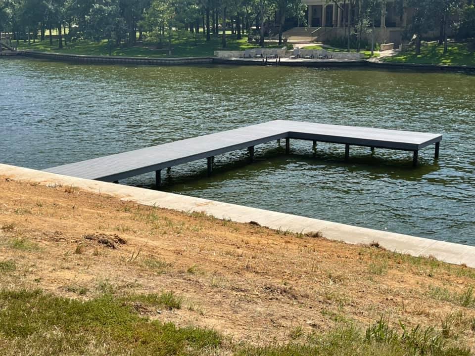 A simple L shaped dock on the water